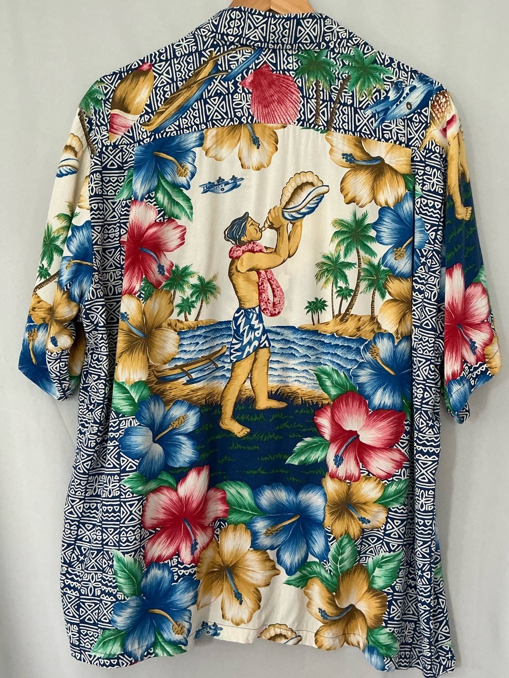 Joe Kealoha's  from Hawaii Men's Hawaiian Shirt Size L